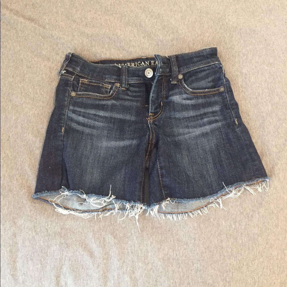 Medium rise midi shorts